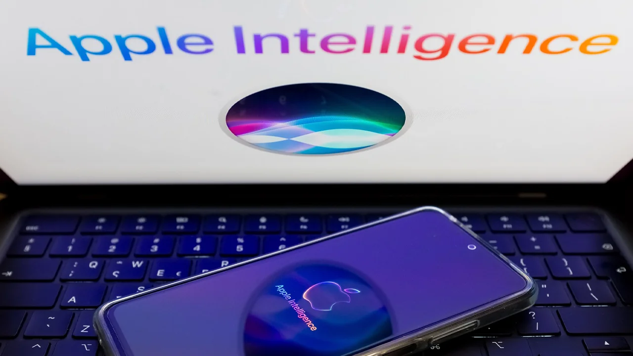 Meta Snags the Exec Leading Apple Siri AI Overhaul 