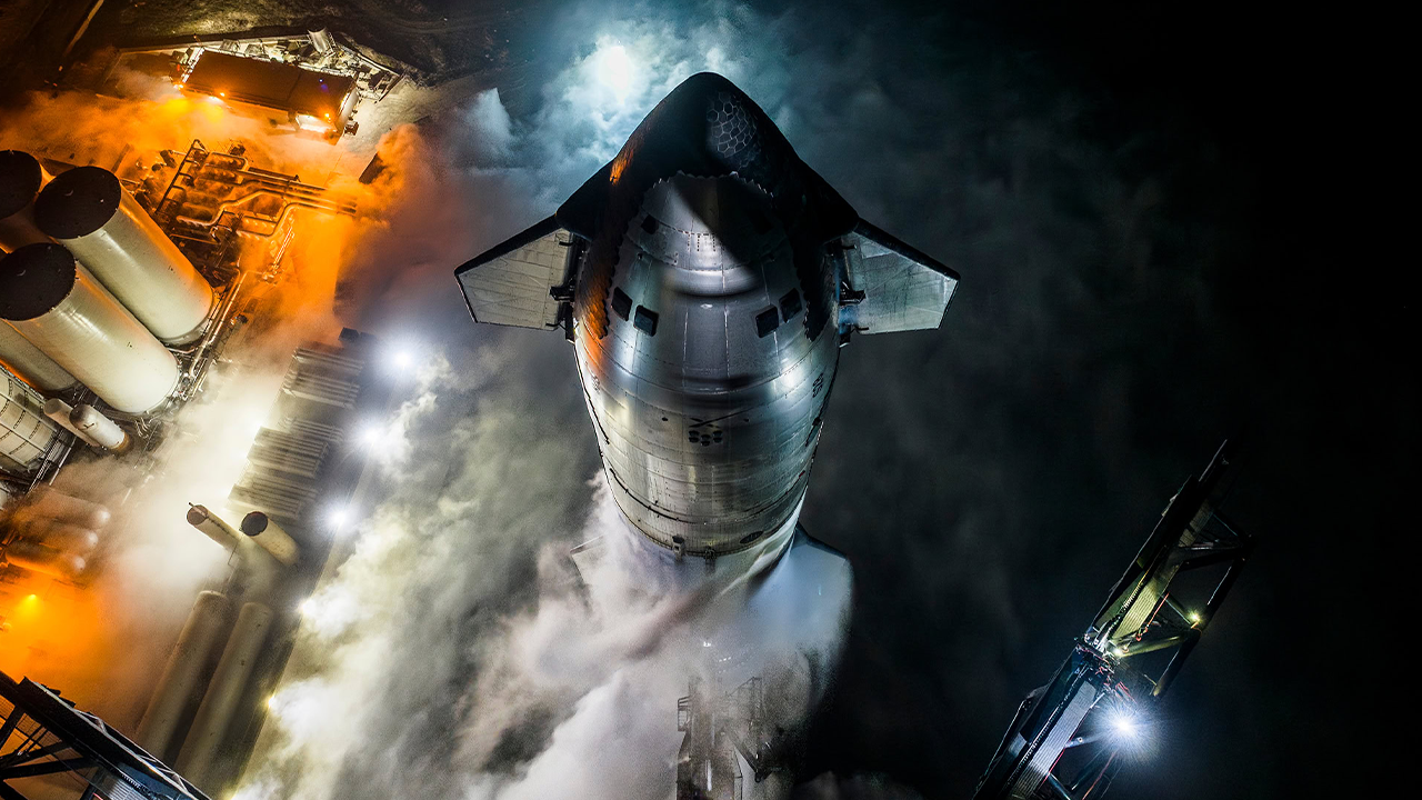 Musk’s SpaceX Preps IPO That Could Top USD 1.5T