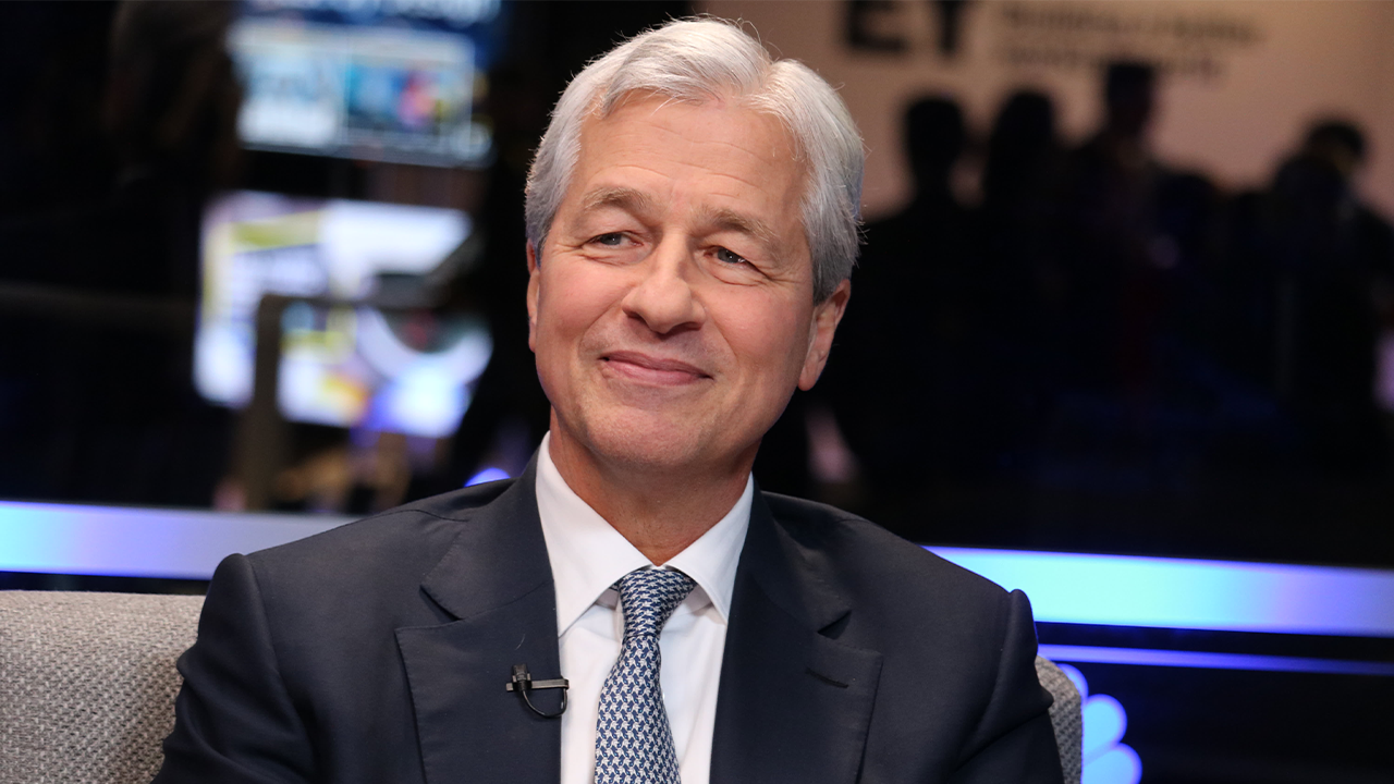 JPMorgan CEO Warns of Pre-2008 Lending Echoes