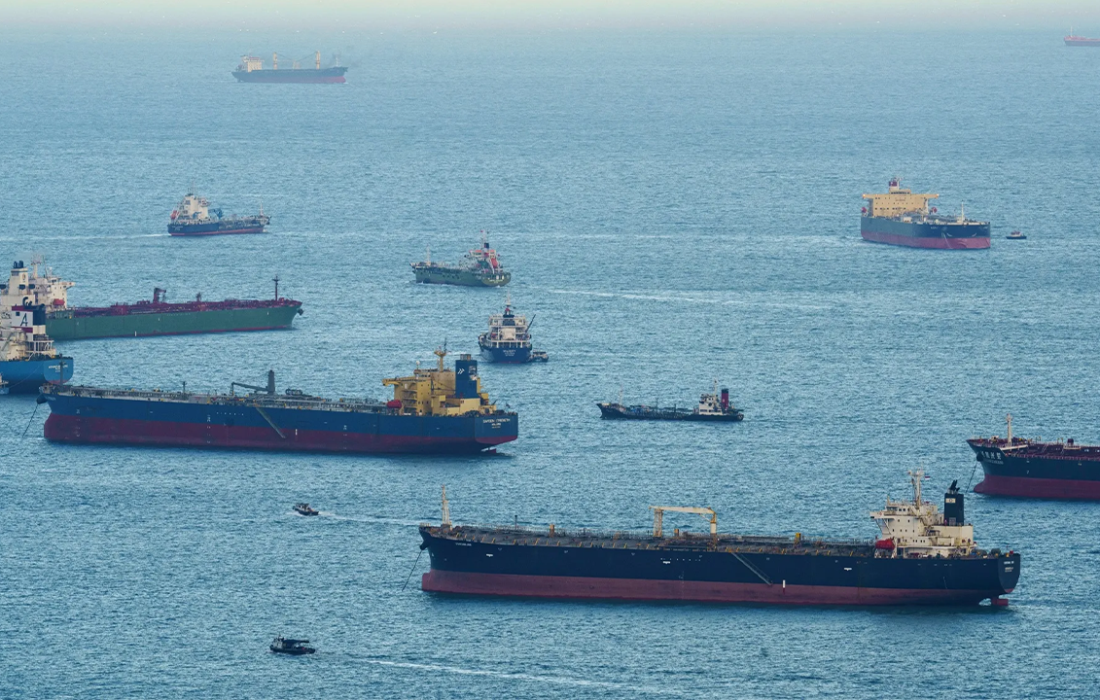 Oil Surges Above USD 110 as US Weighs Iran Proposal