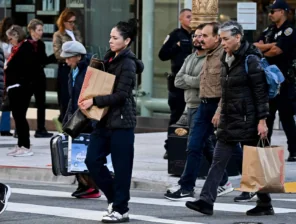 America’s Wealth Gap Hits a Record High. The Top 1% Now Holds as Much as the Bottom 90%