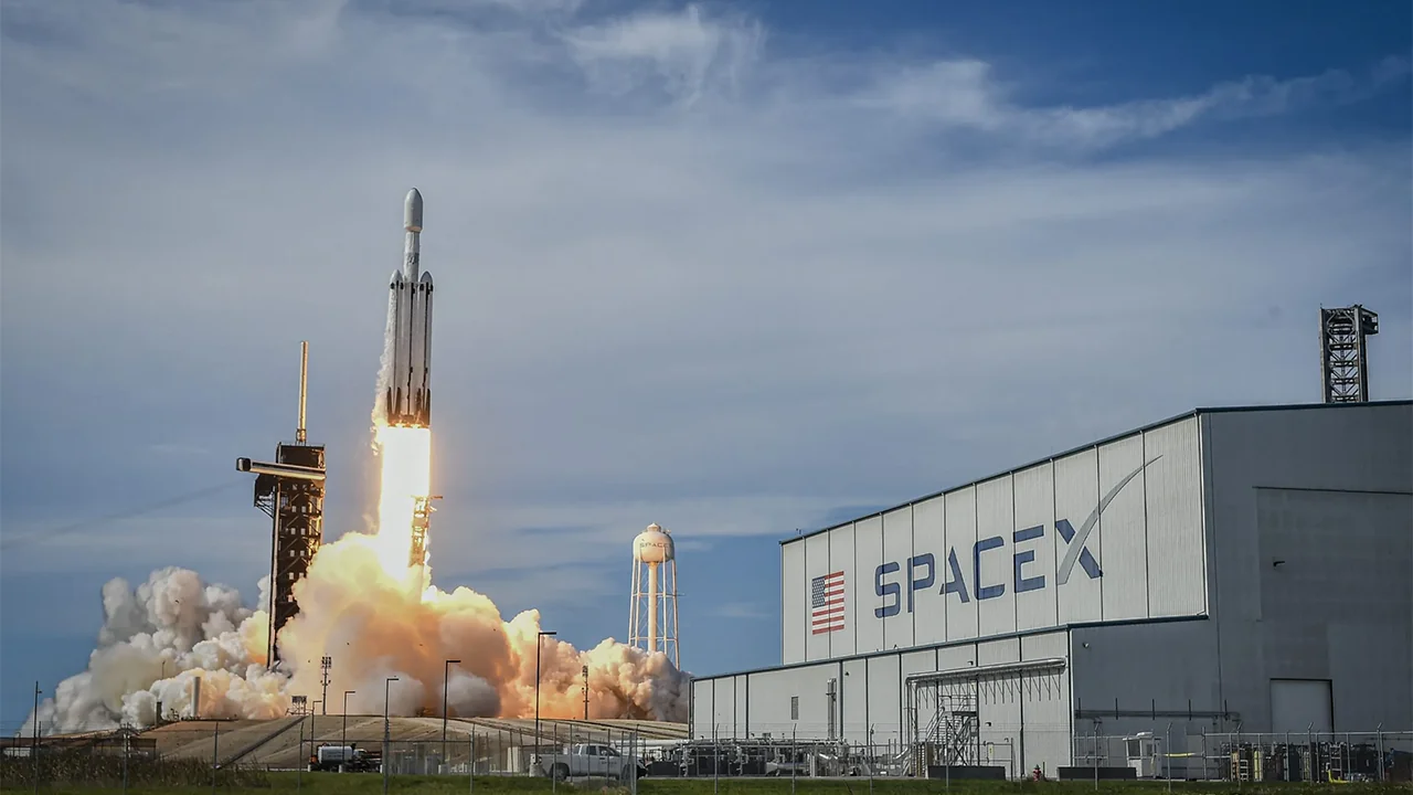 The SpaceX IPO Is the Largest in History. It Is Also the Hardest to Value.