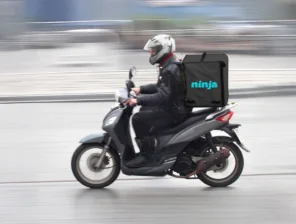 Ninja Eyes HungerStation Acquisition as Delivery Hero Draws Interest From Multiple Buyers