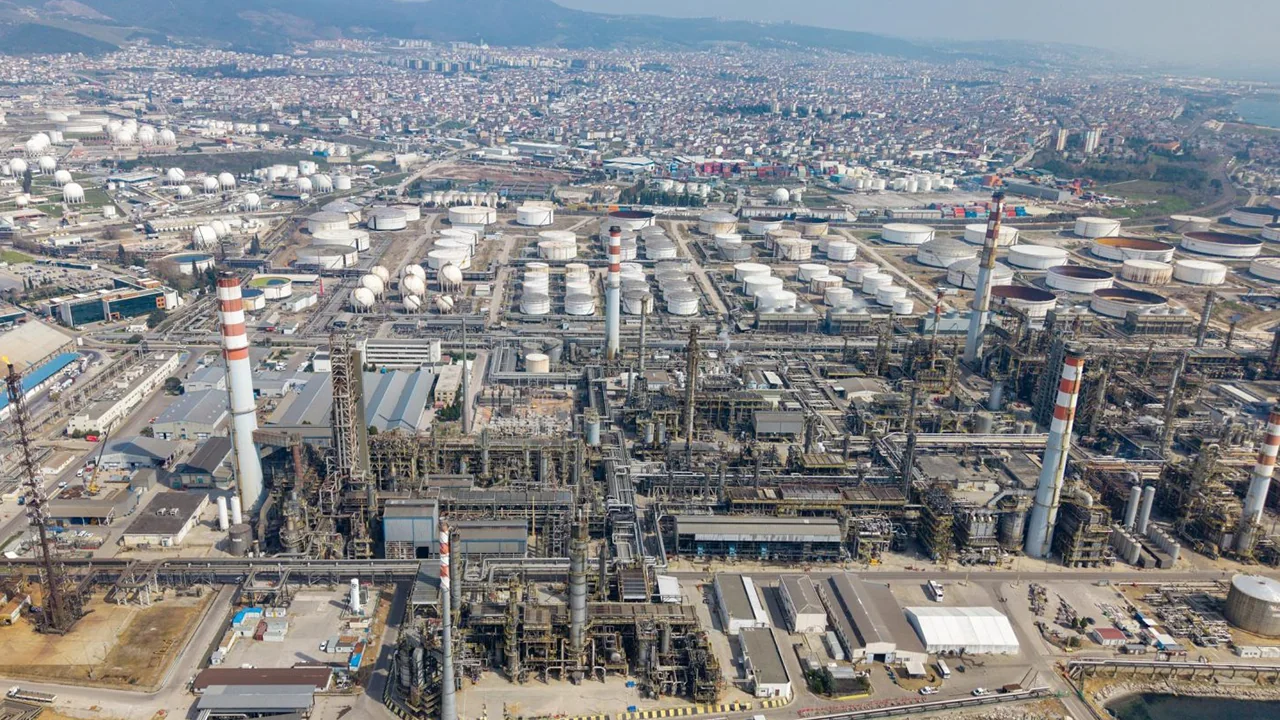 Oil Prices Fall to Three-Month Low on Iran Ceasefire Deal